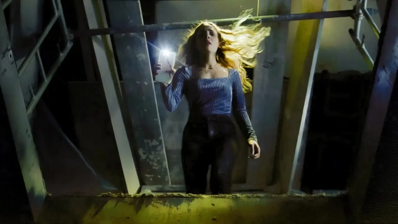 Detrás de las paredes