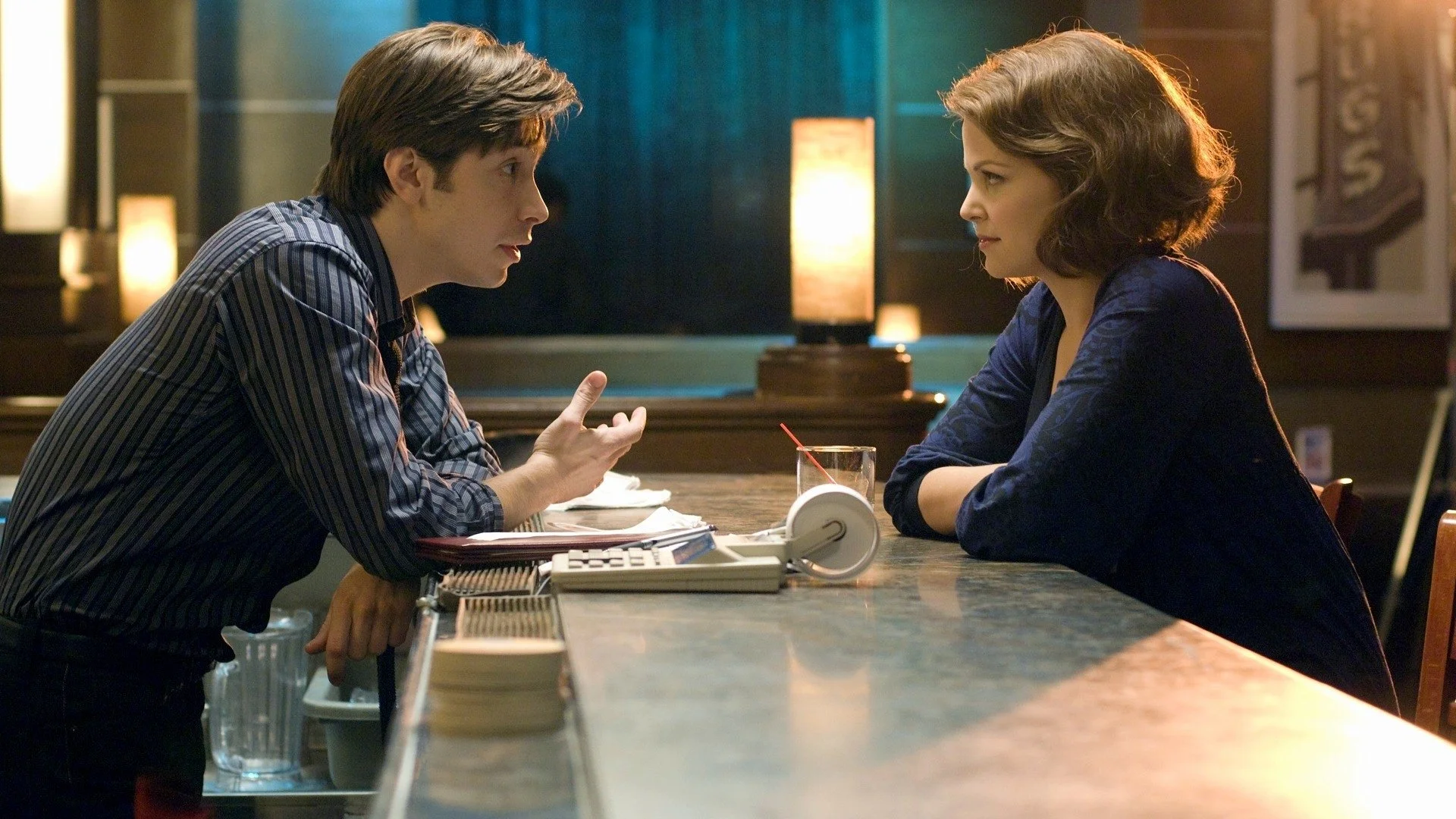 Backdrop de A él no le gustas tanto