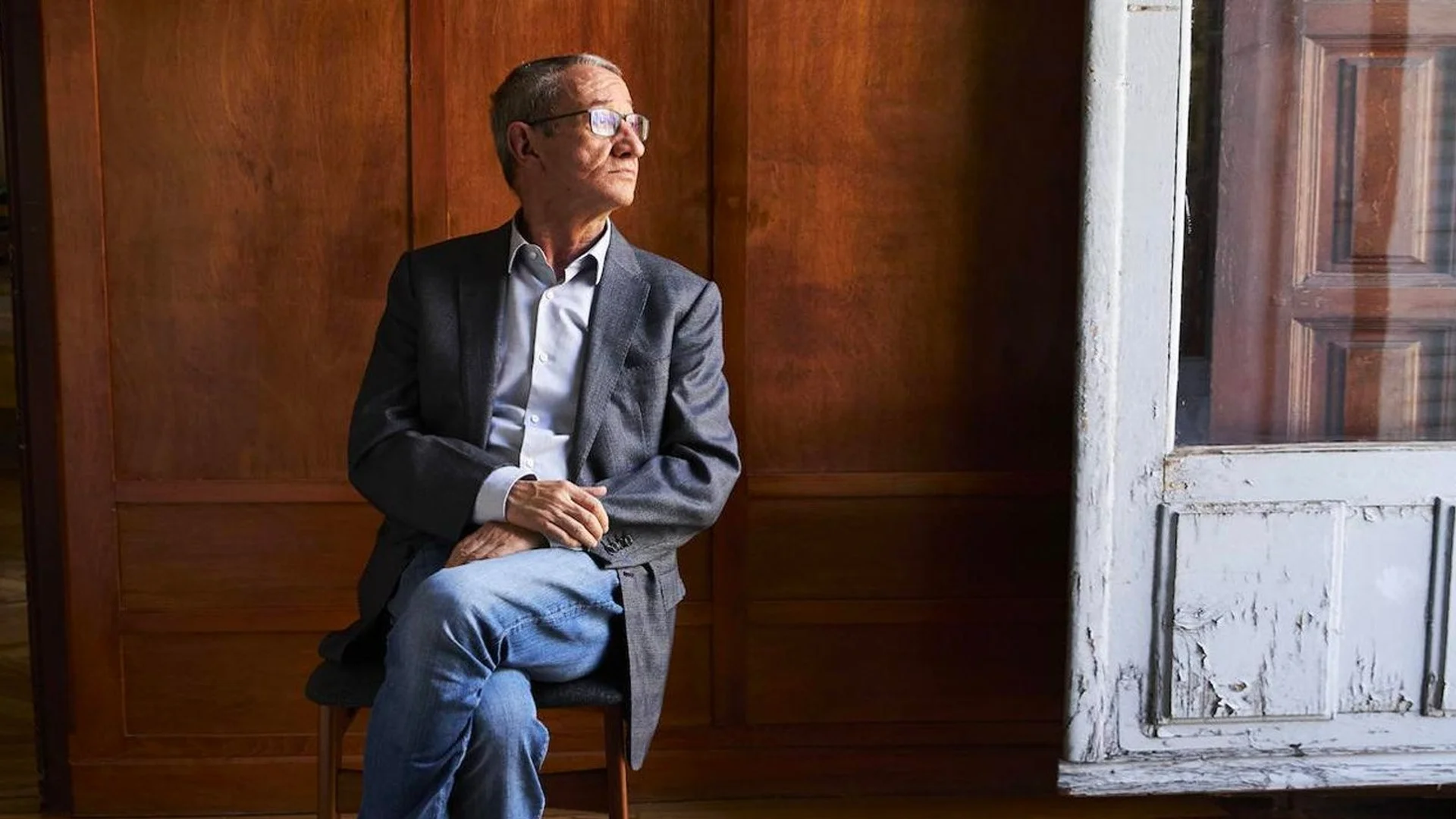 Backdrop de El crítico