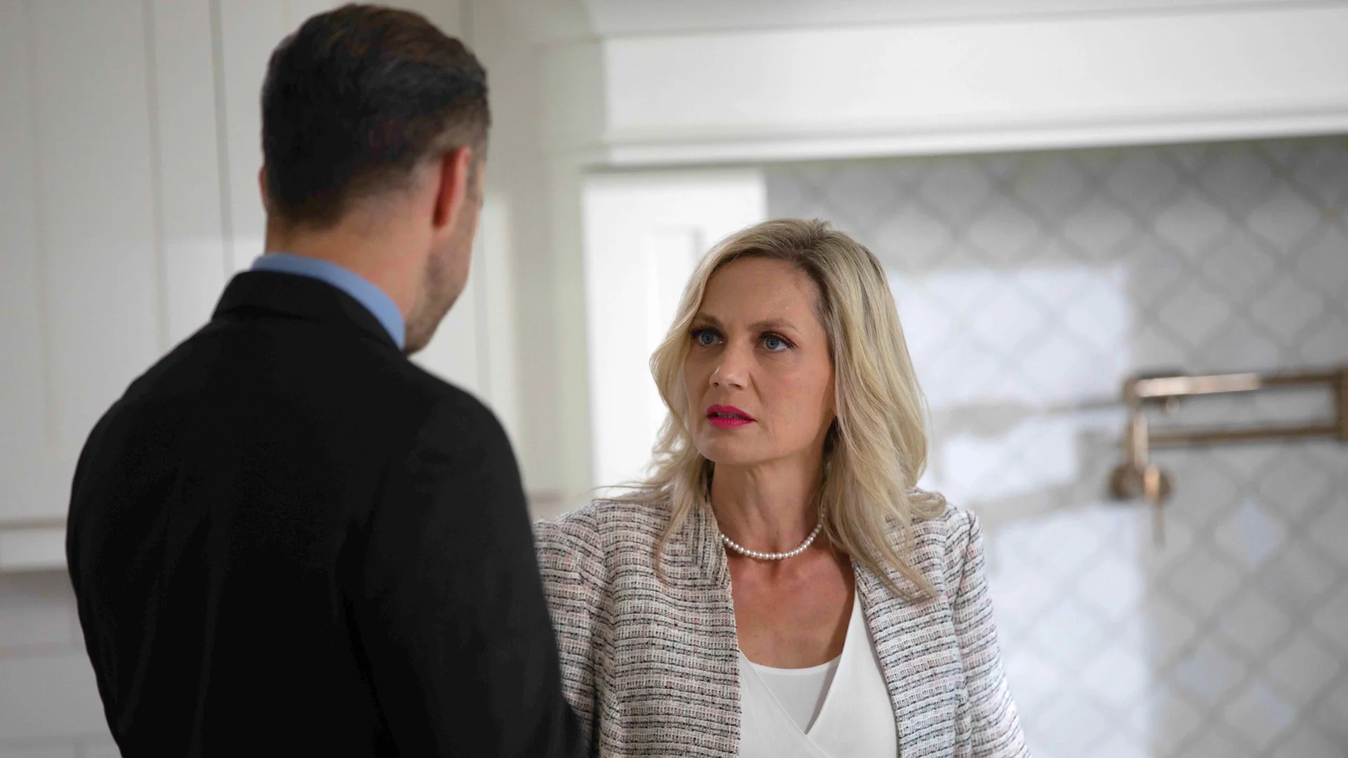 Backdrop de My Husband’s Worst Mistake