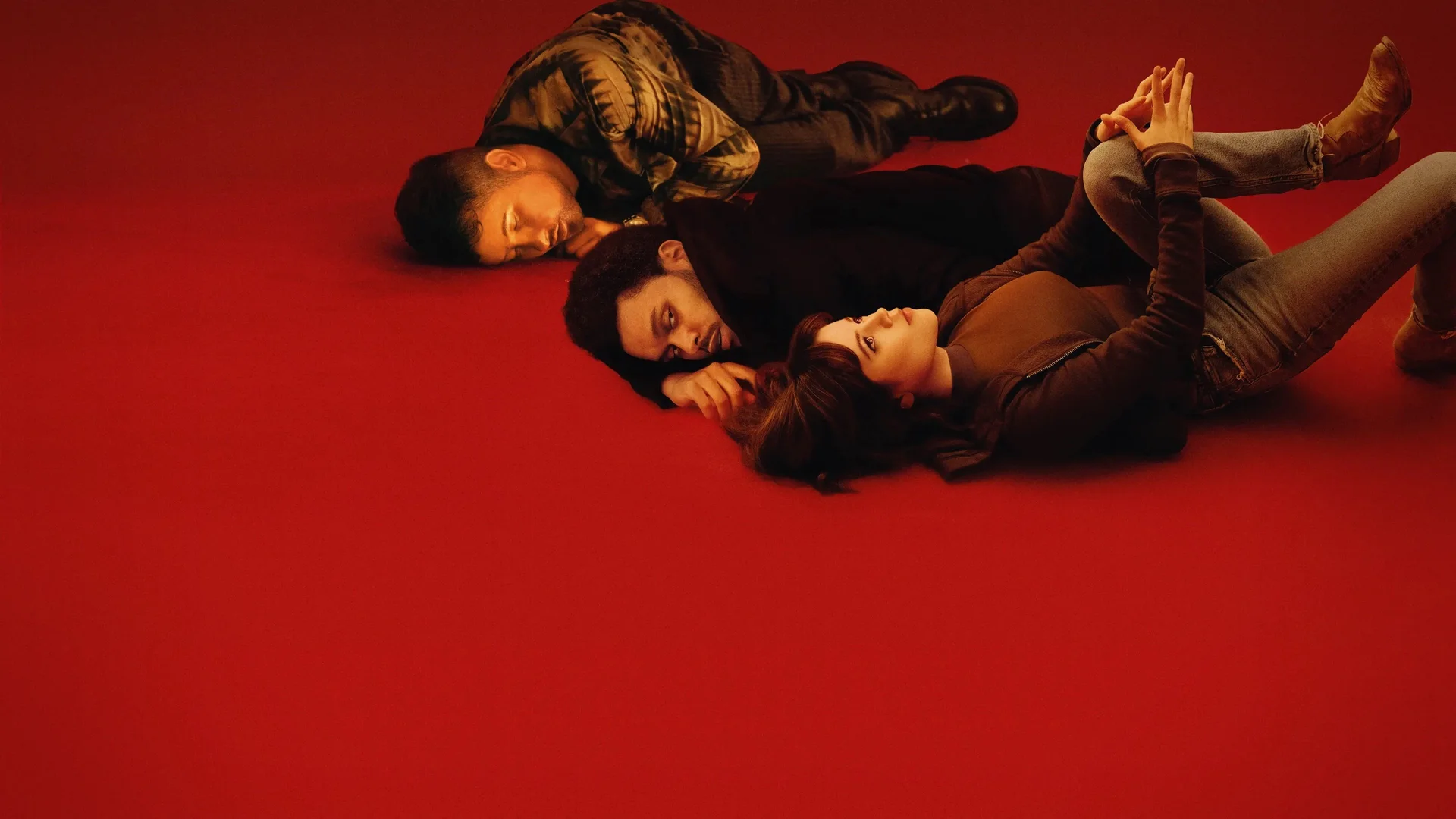 Backdrop de Hurry Up Tomorrow: Más allá de los reflectores