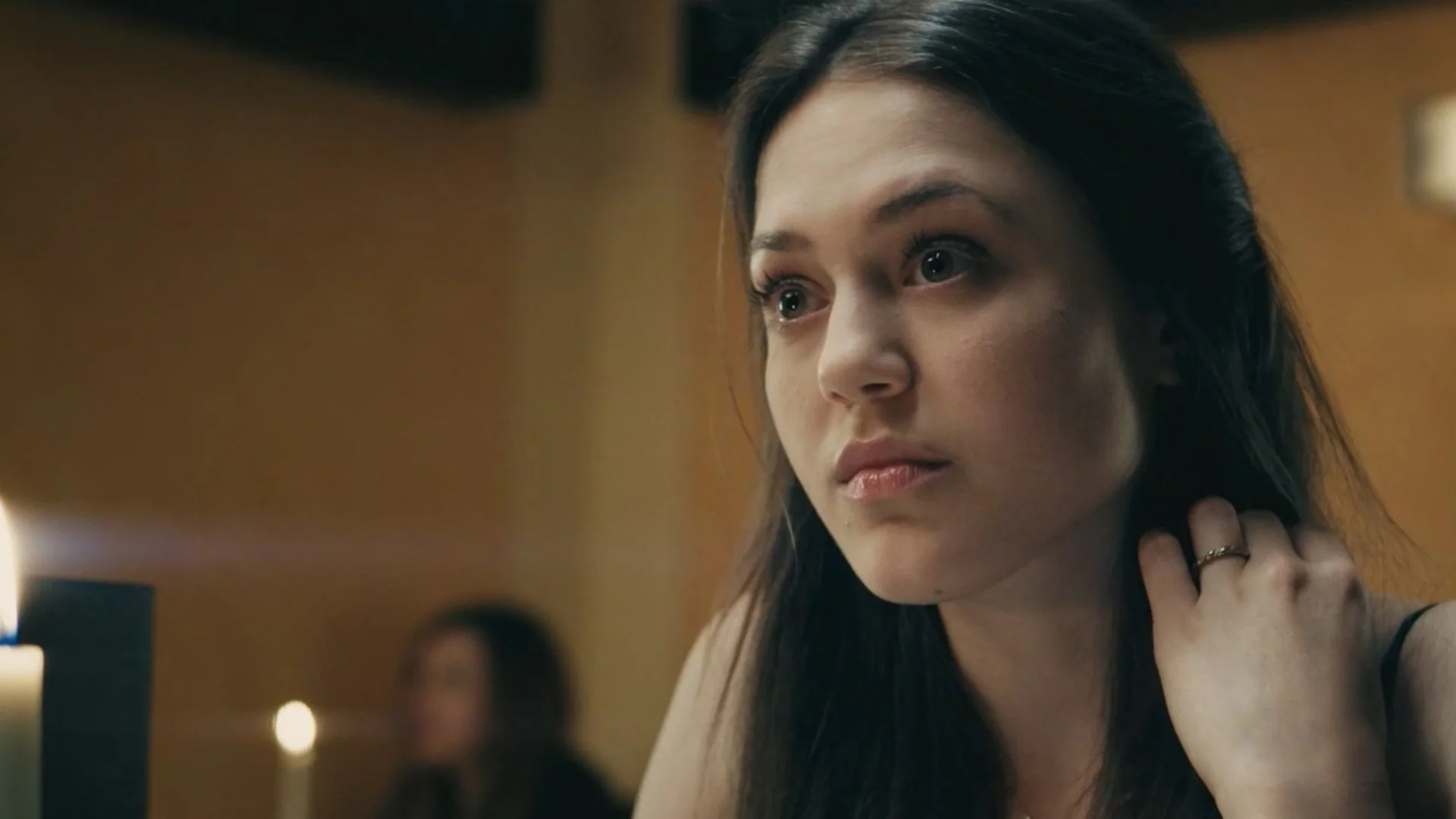 Backdrop de The Dark Girl