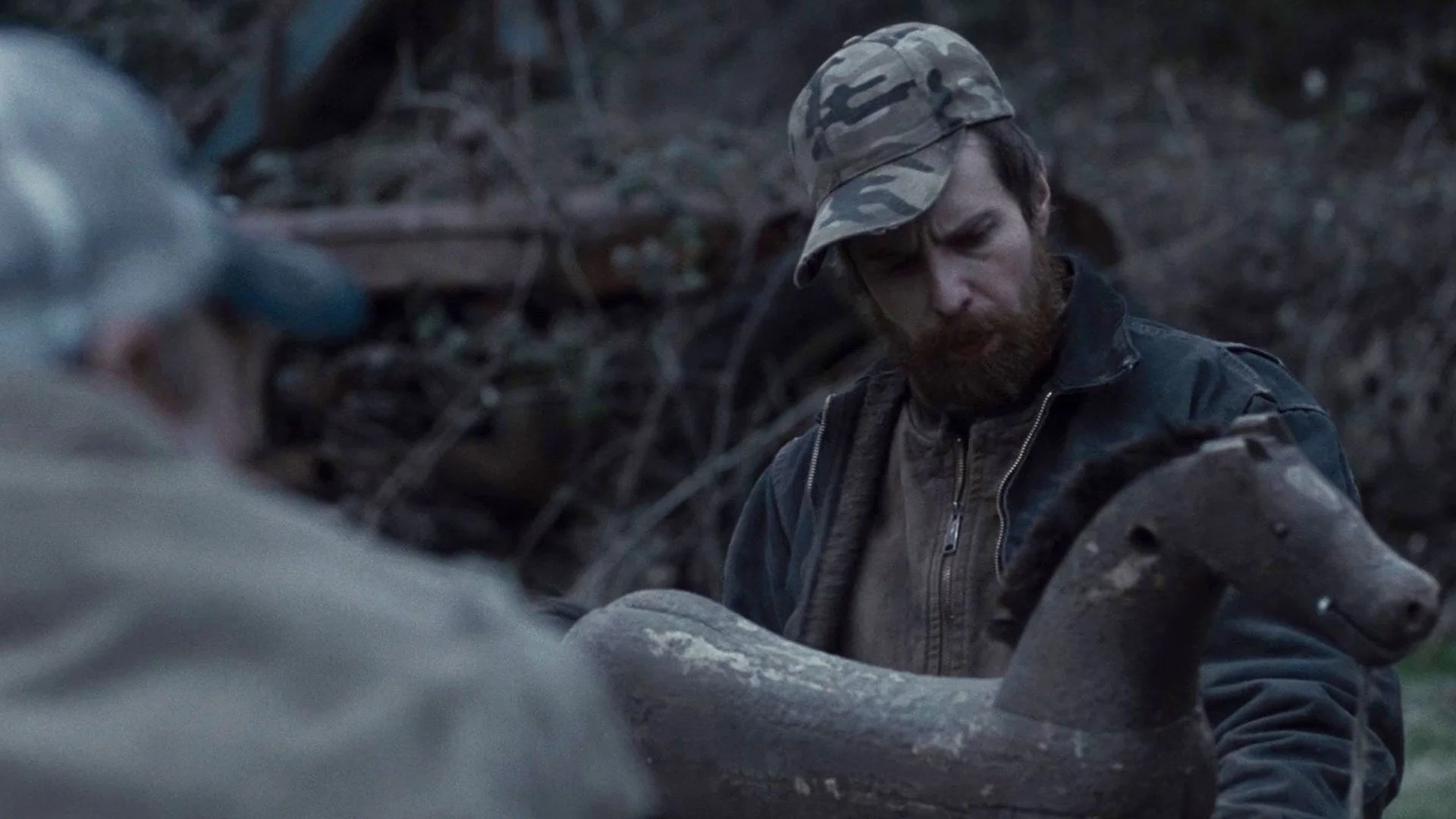 Backdrop de Al primer disparo