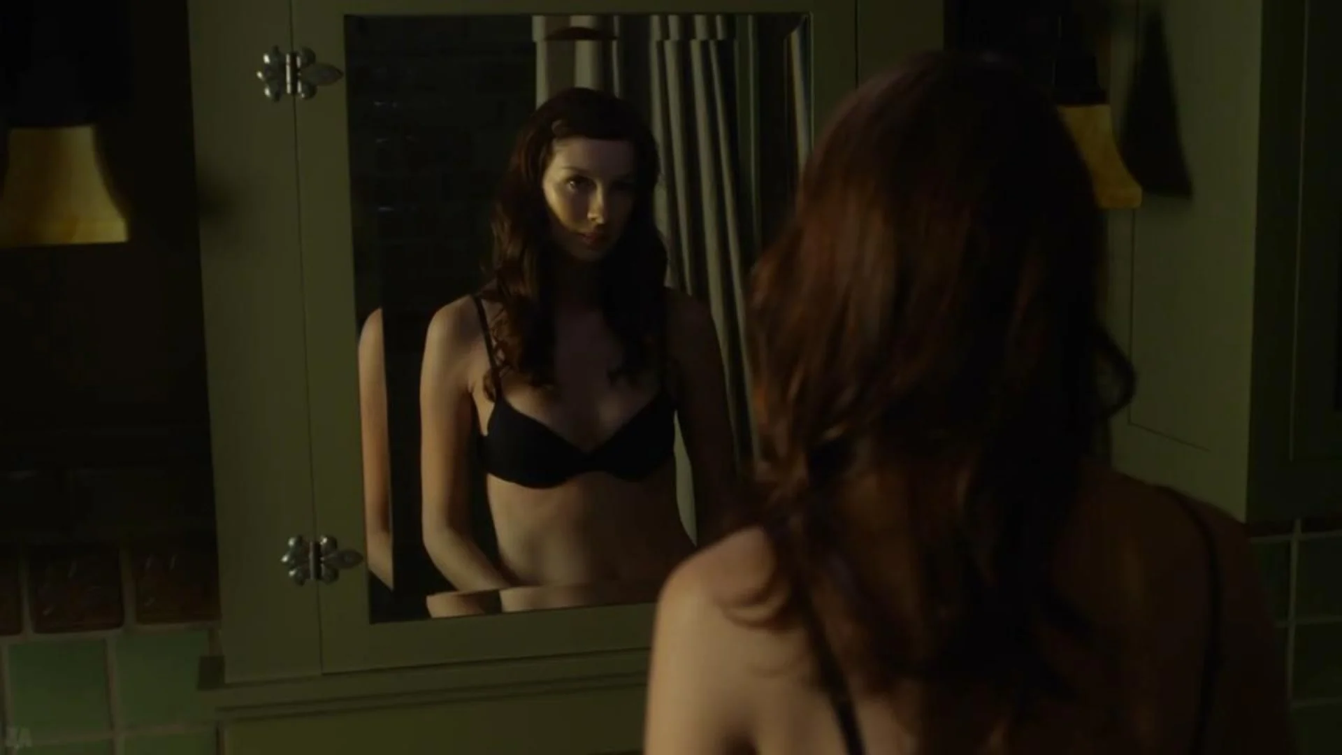 Backdrop de Crush: La Delgada Línea Entre El Amor Y La Obsesión