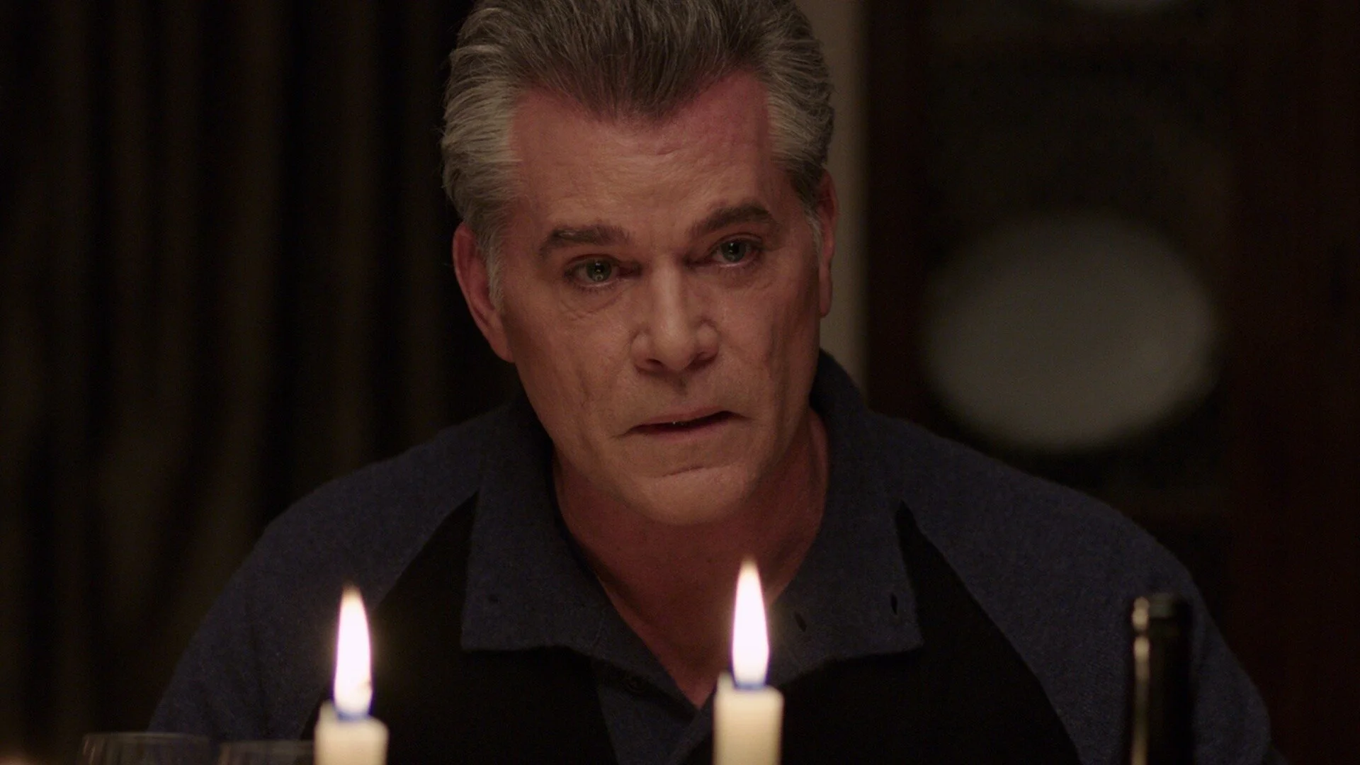 Backdrop de Every Last Secret