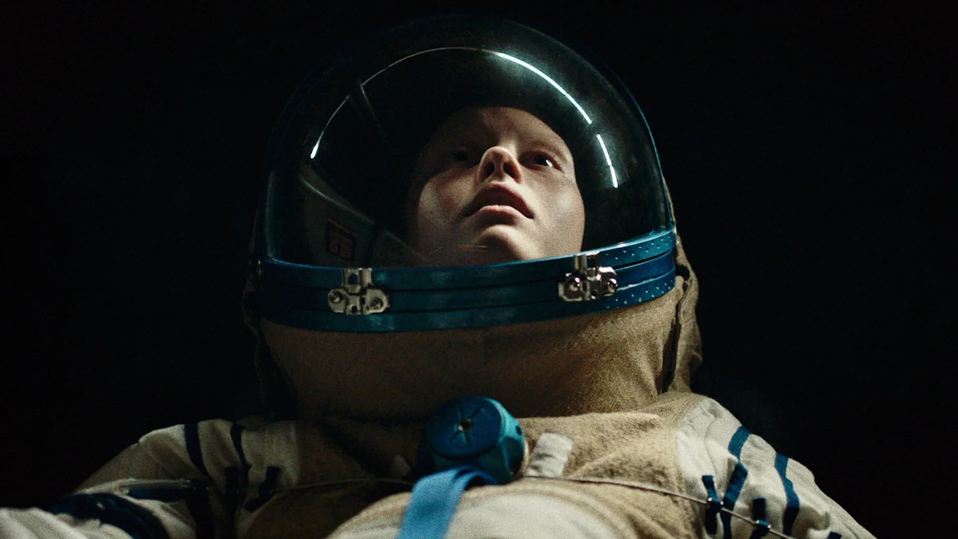 Backdrop de High Life: Espacio Profundo