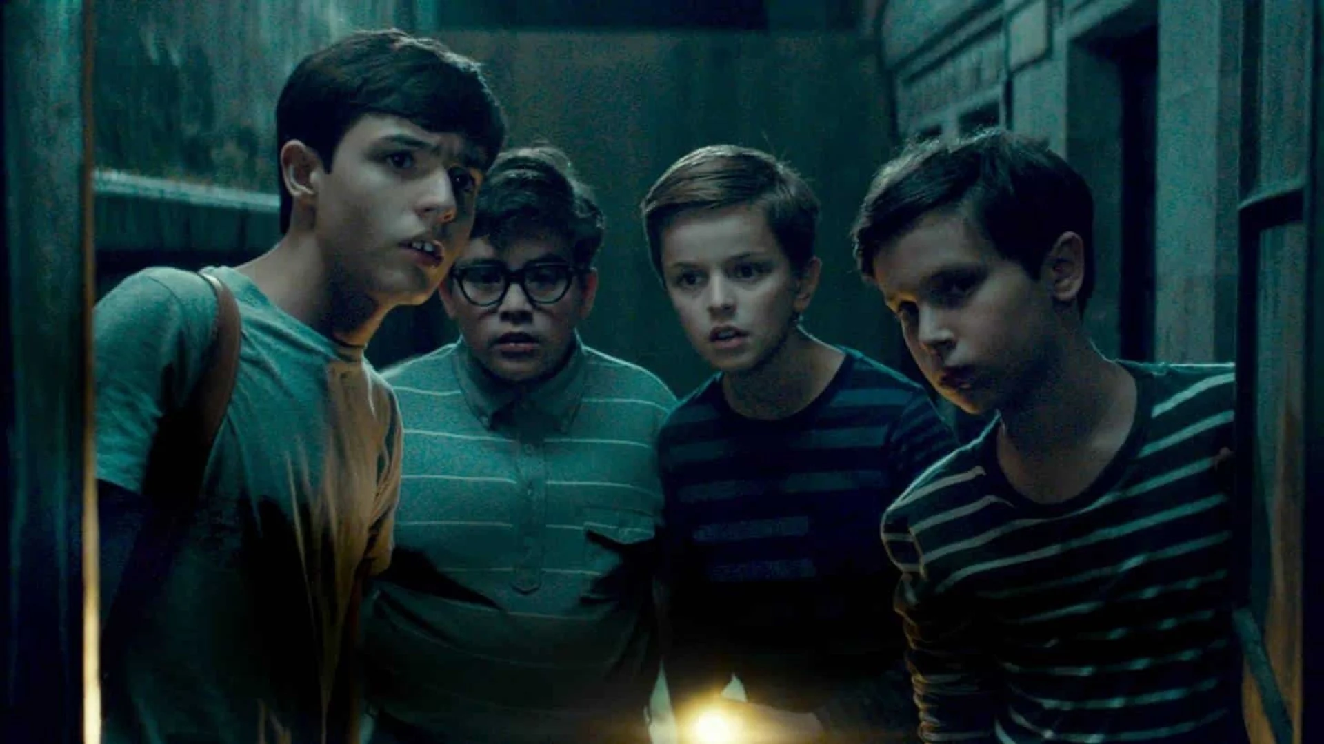 Backdrop de Mientras el Lobo no Esta