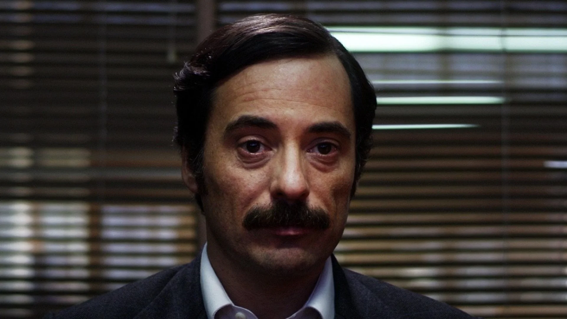 Backdrop de La larga noche de Francisco Sanctis