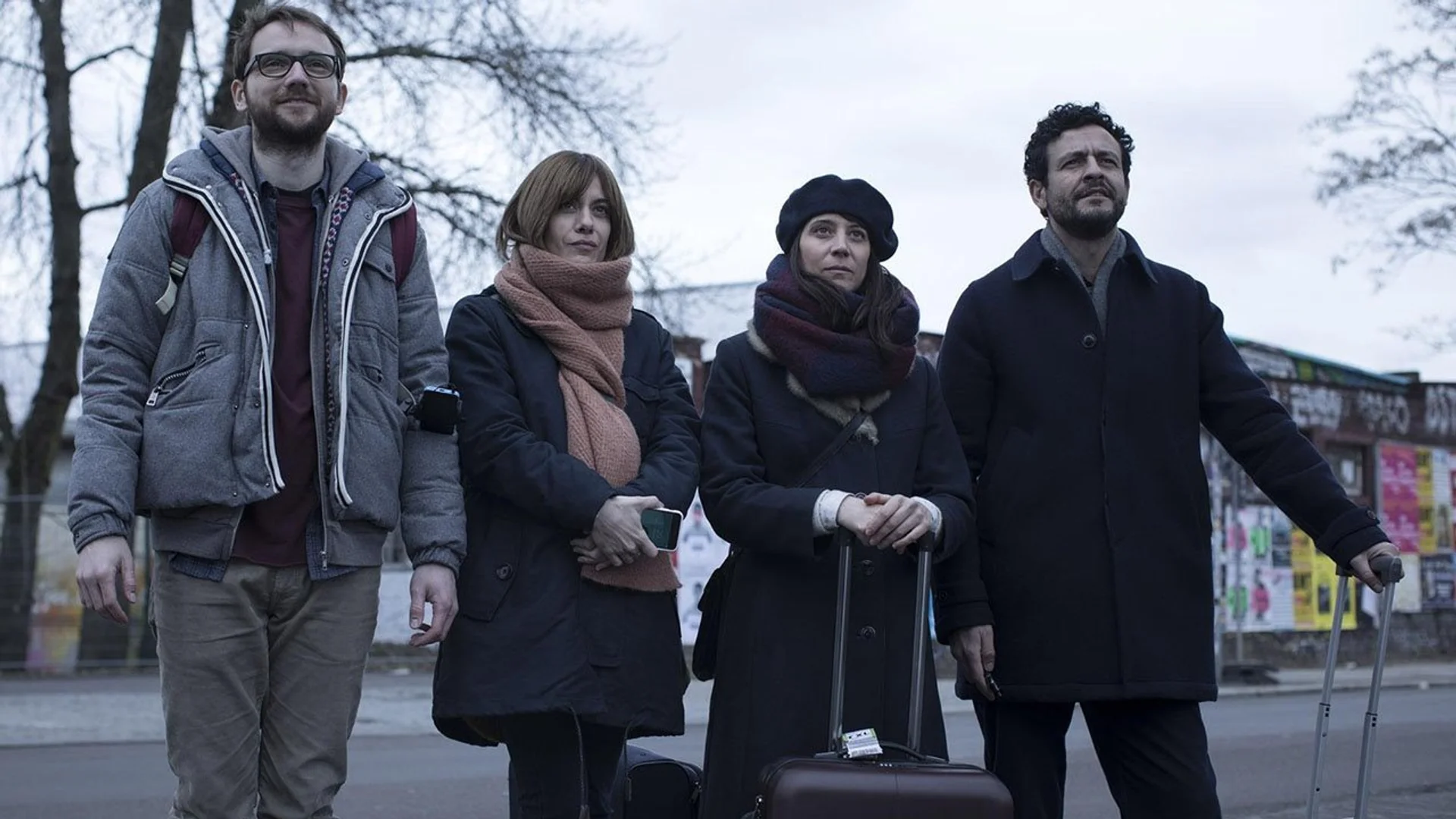 Backdrop de Les distàncies