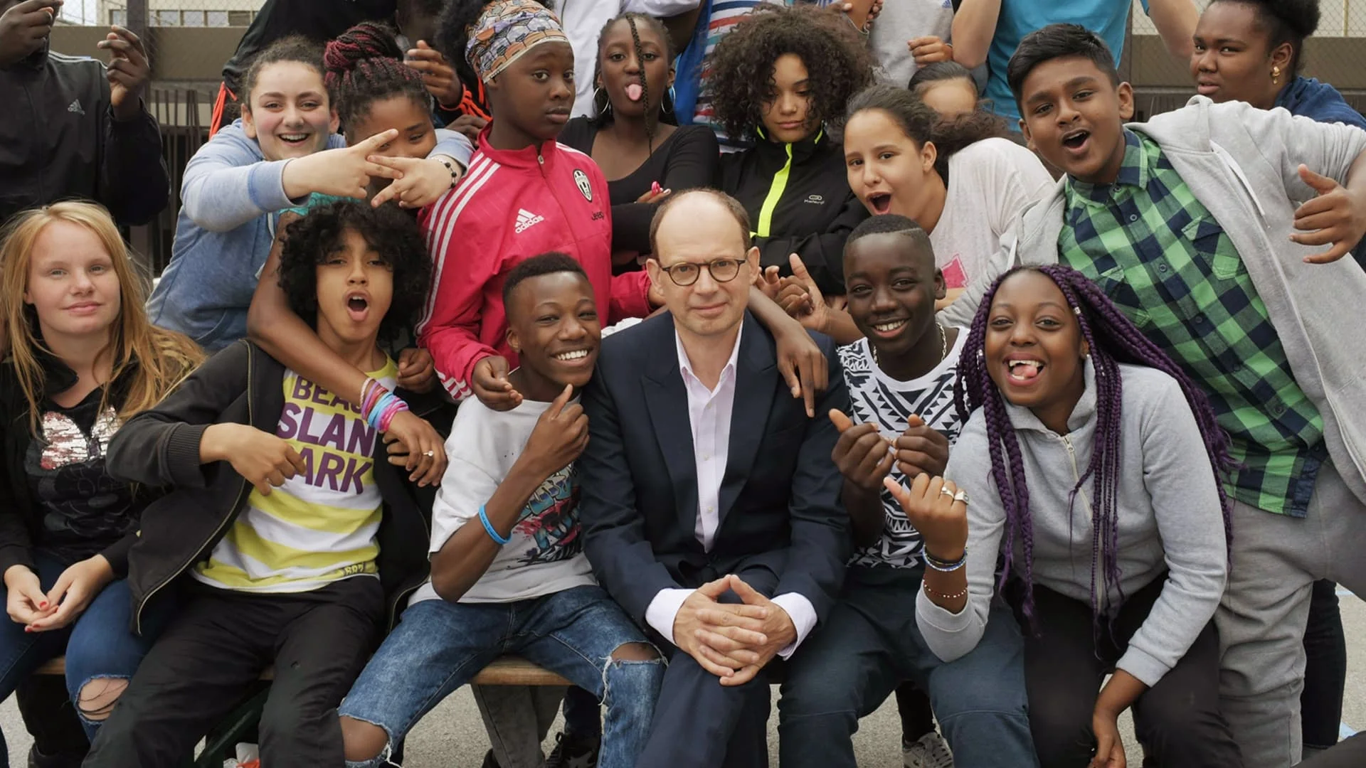 Backdrop de Les Grands Esprits