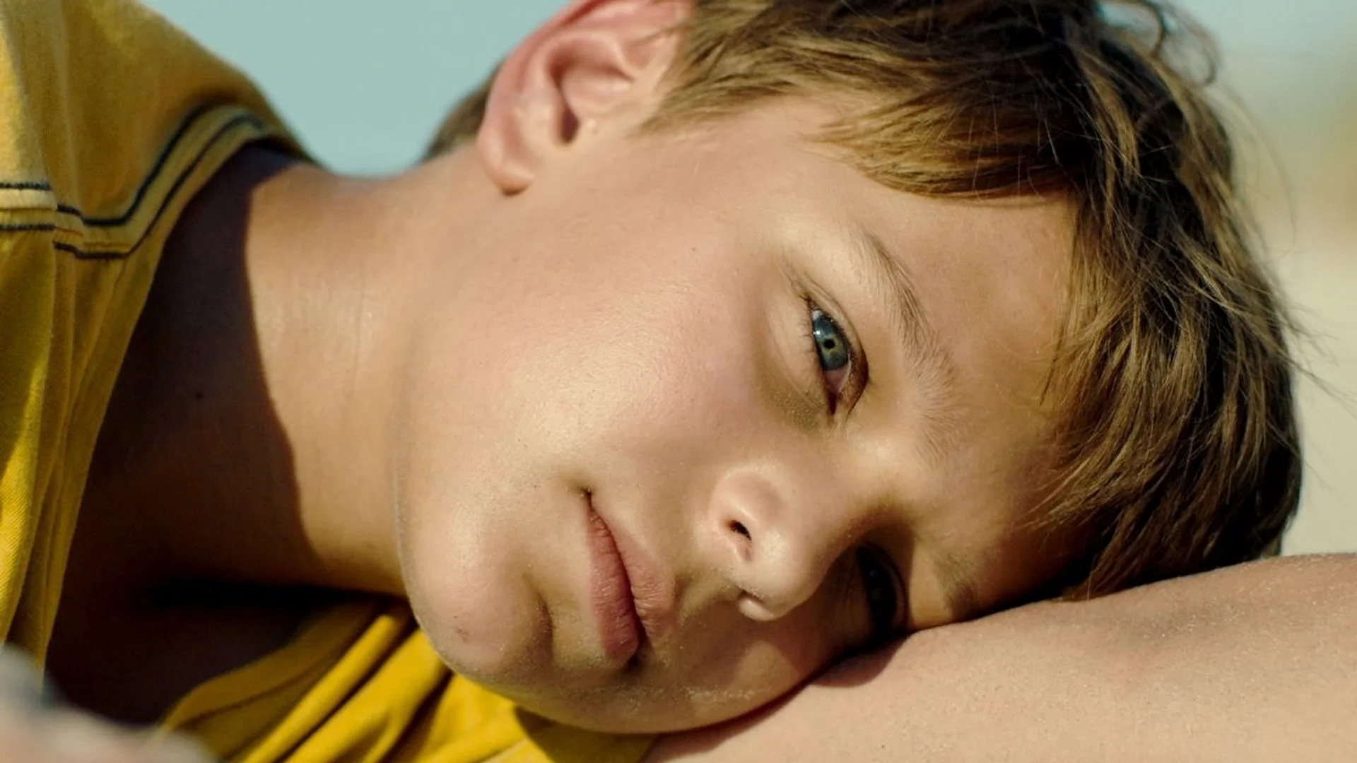 Backdrop de Mi verano extraordinario con Tess