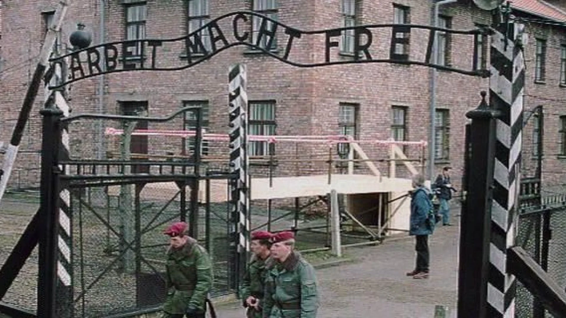 Backdrop de The Guard of Auschwitz