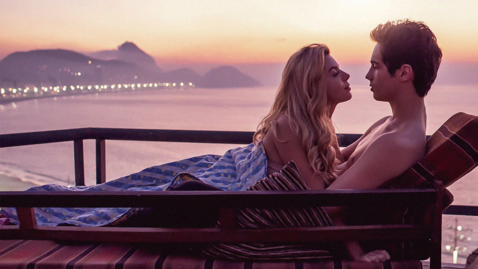 Backdrop de Ricos de Amor