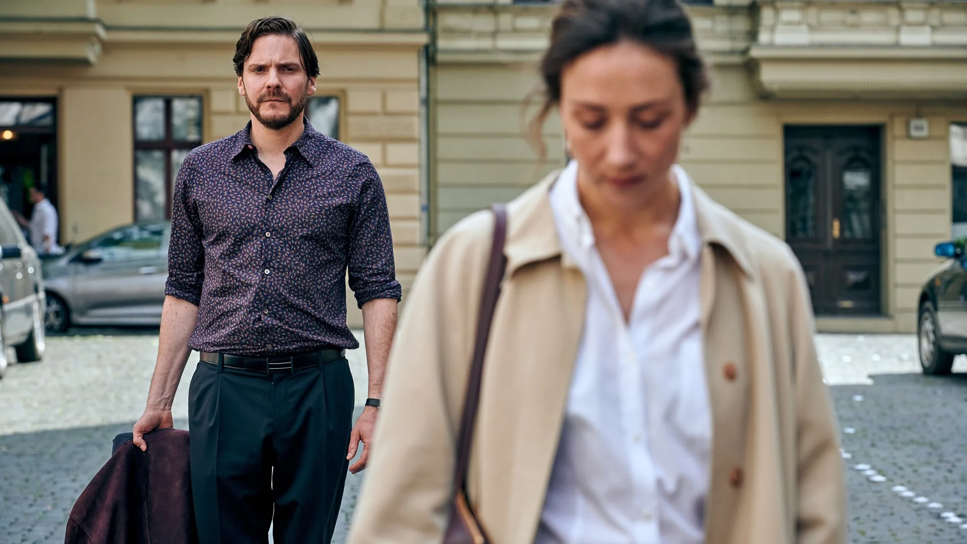 Backdrop de La Puerta De Al Lado