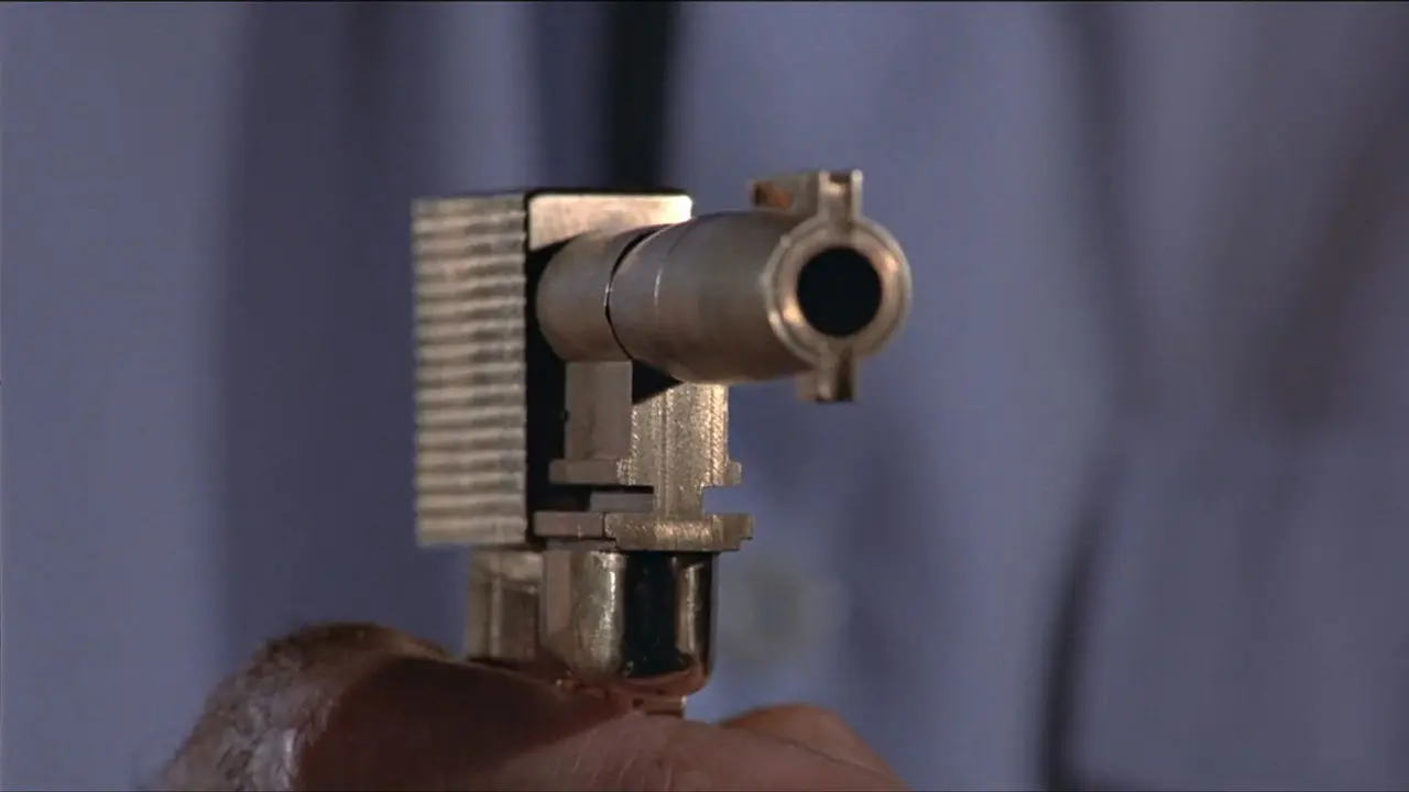 007: El hombre del revólver de oro