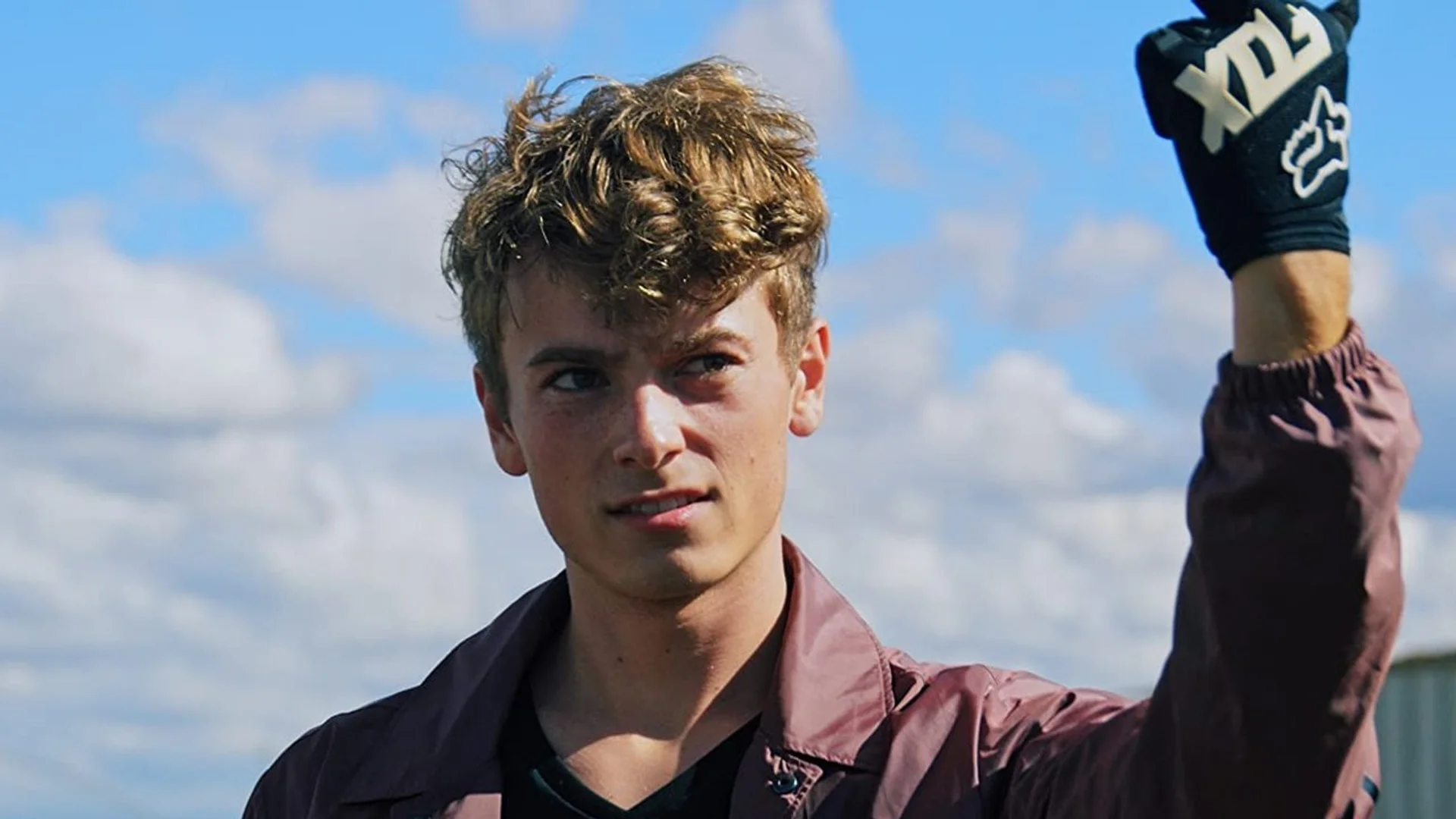 Backdrop de Stolen Season