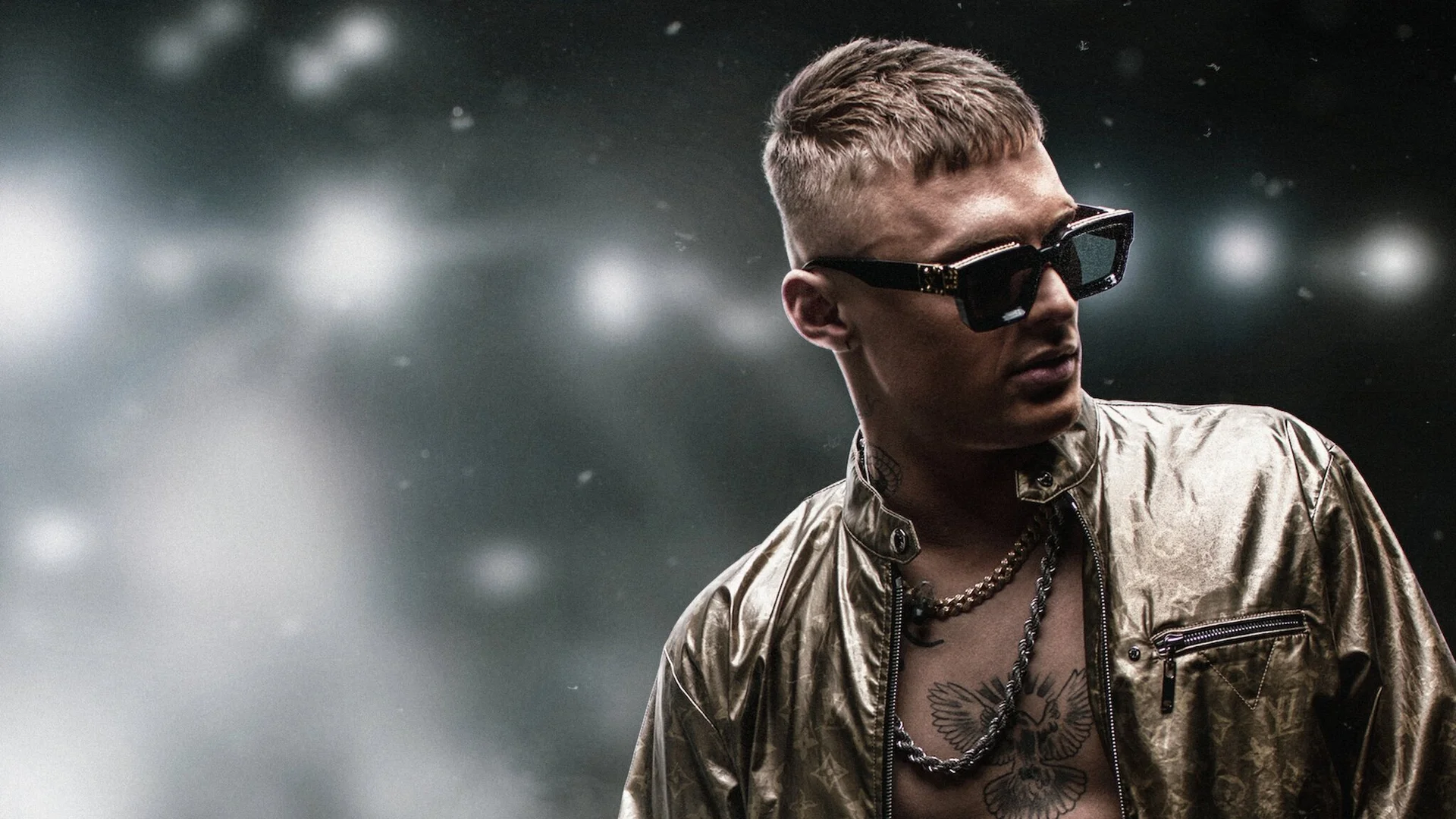 Backdrop de Forever Rich