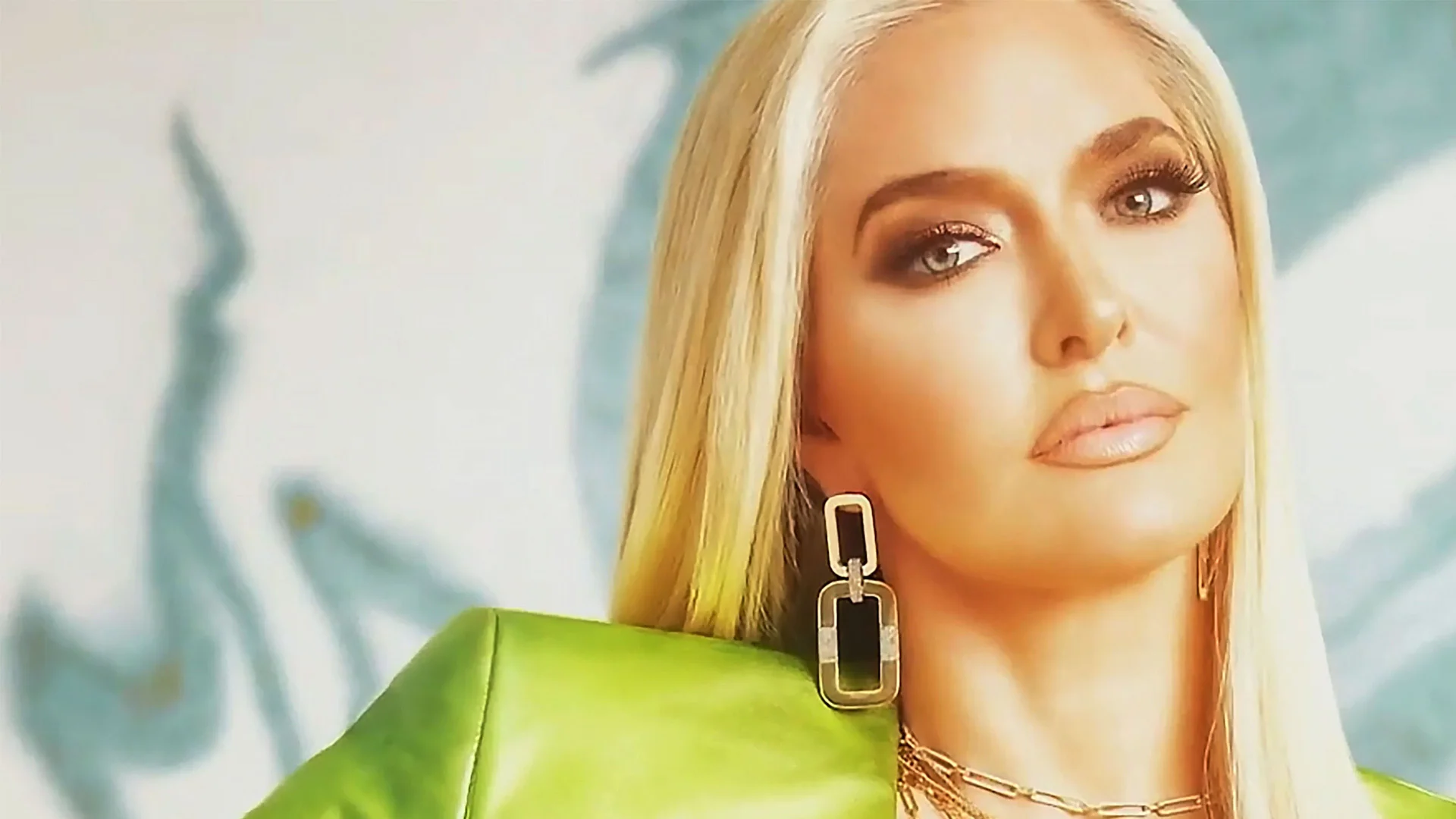 Backdrop de The Housewife and the Hustler