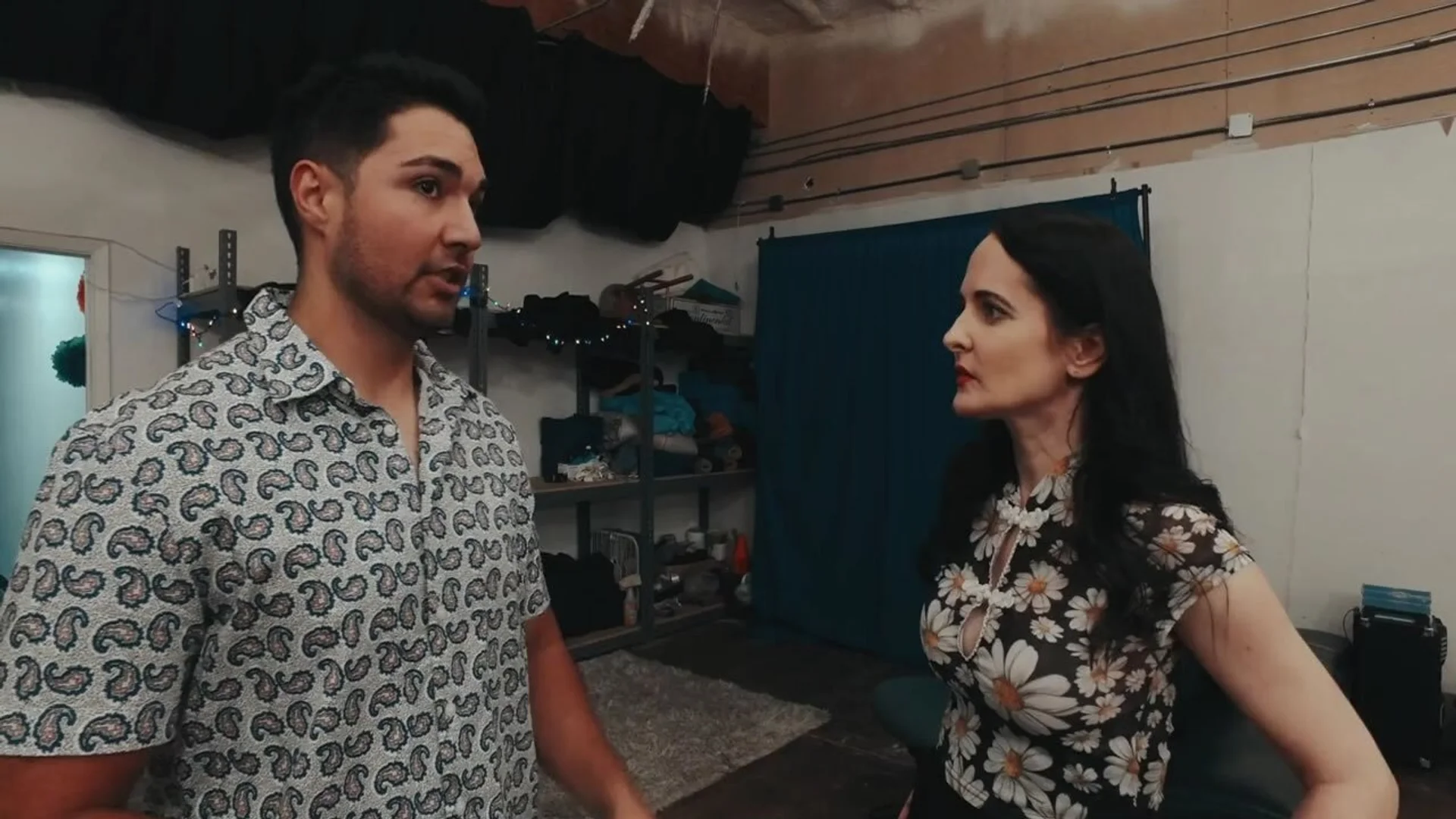 Backdrop de Ouija: la reunión