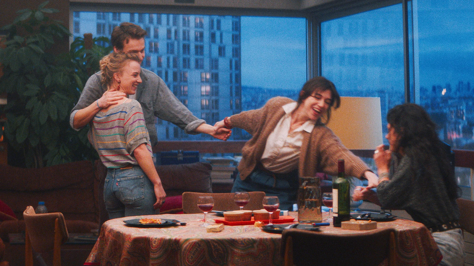 Backdrop de Los pasajeros de la noche