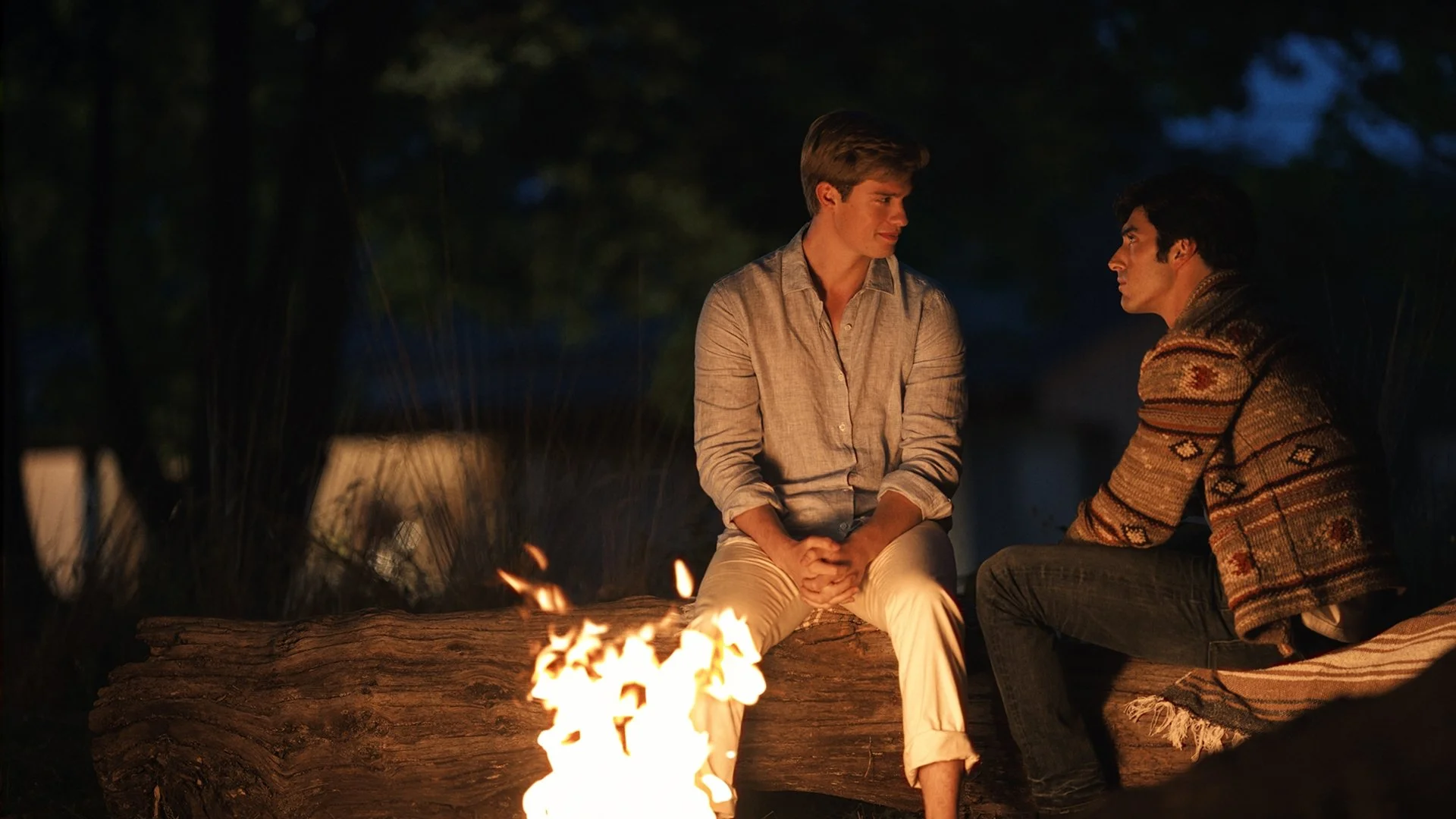 Backdrop de Rojo, Blanco y Sangre Azul