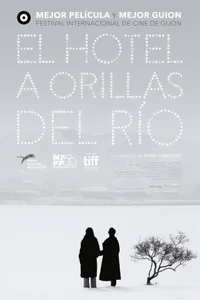 El hotel a orillas del río