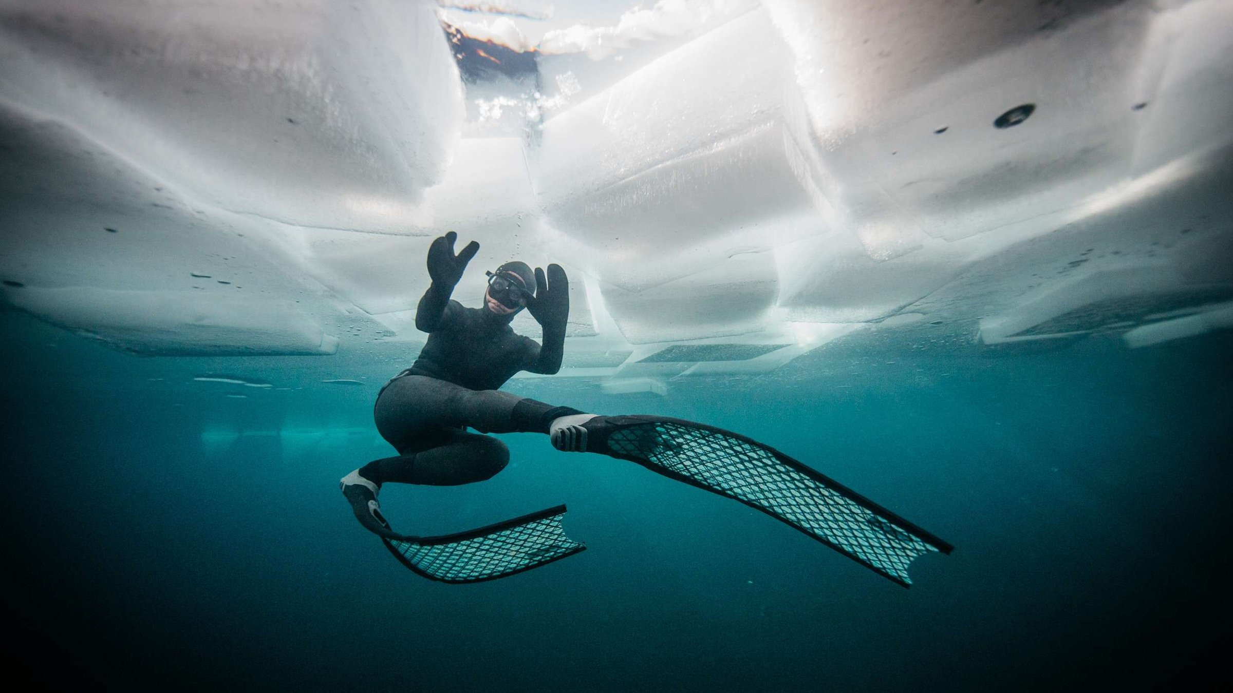 Backdrop de Apnea bajo hielo: La reina de las profundidades
