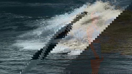 La joven y el mar