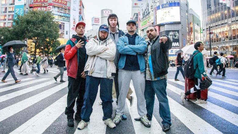 Backdrop de La Gente Simplemente No Hace Nada Grande En Japón