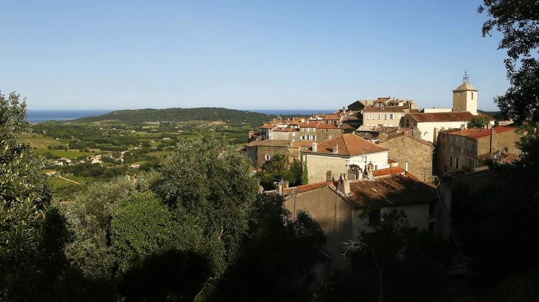 Backdrop de Crime à Ramatuelle
