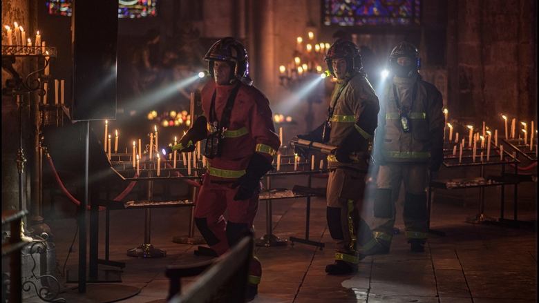 Backdrop de Notre-Dame: Desastre en París